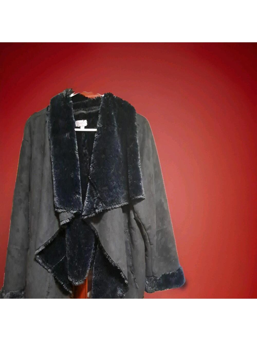 Avenue Women Faux Suede Faux Fur 22/24 Jacket. Warm, Fun Black